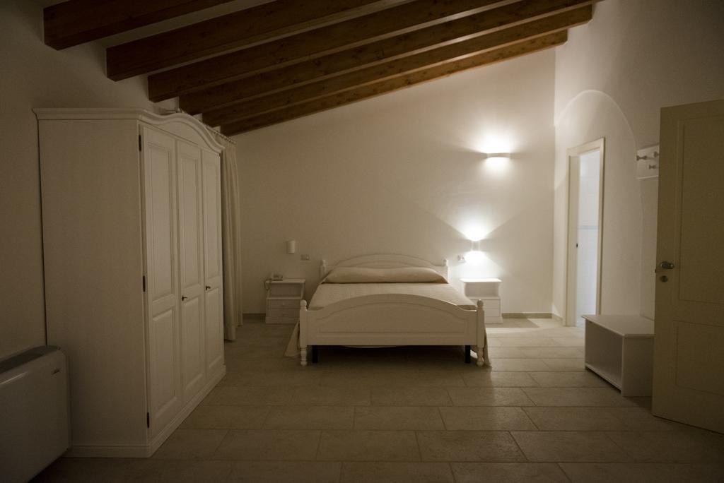 Masseria Martellotta Palagianello Cameră foto