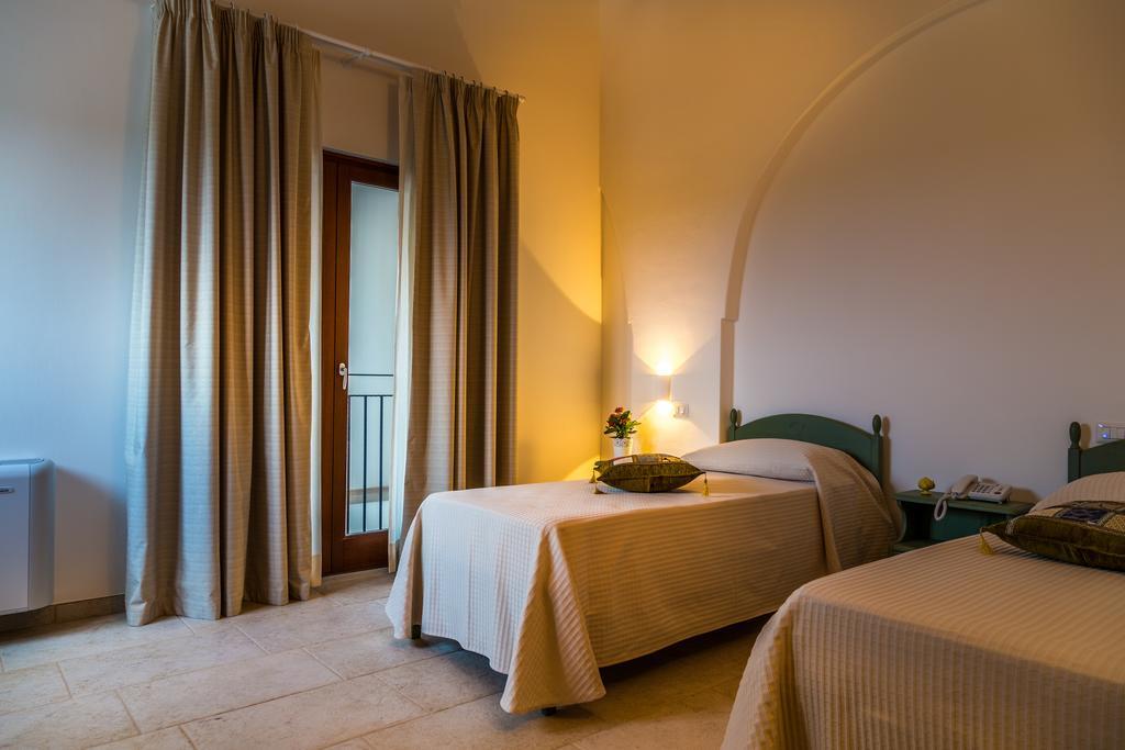 Masseria Martellotta Palagianello Cameră foto