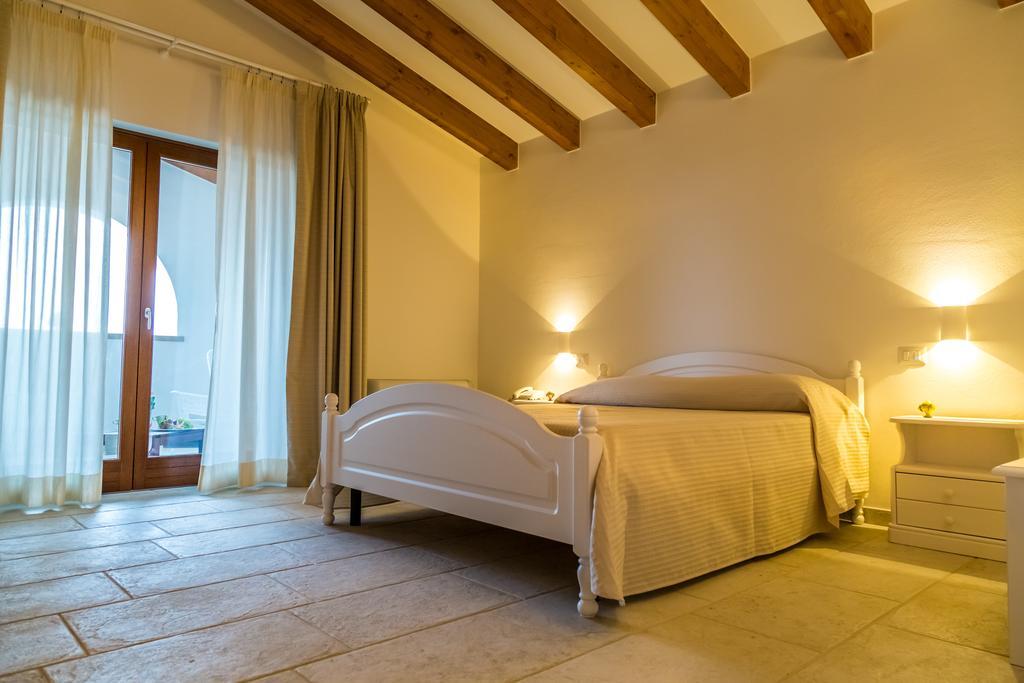 Masseria Martellotta Palagianello Cameră foto